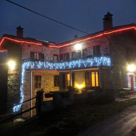 Albergo Diffuso Casa Delle Favole Ferriere ภายนอก รูปภาพ