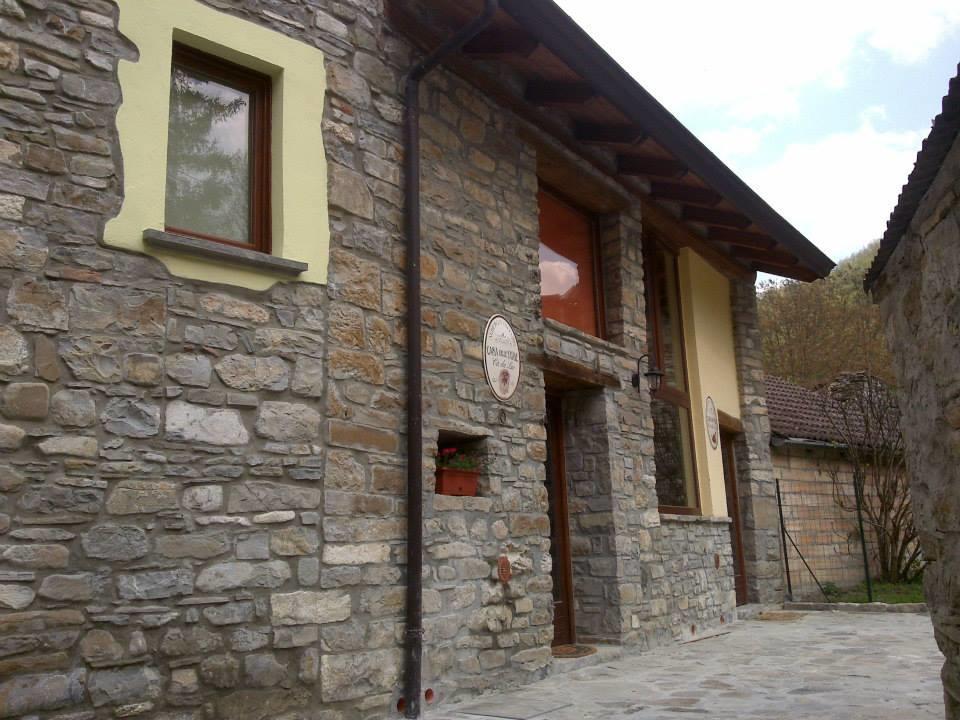 Albergo Diffuso Casa Delle Favole Ferriere ภายนอก รูปภาพ