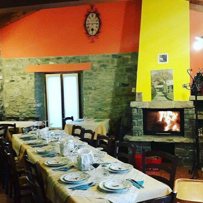 Albergo Diffuso Casa Delle Favole Ferriere ภายนอก รูปภาพ